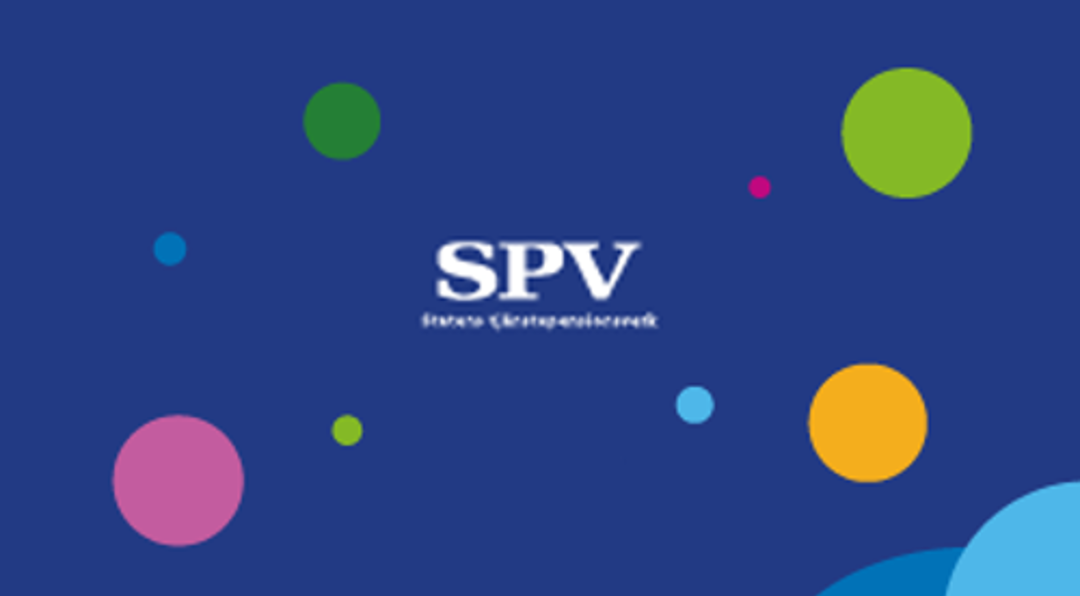 Logotyp för SPV - Statens tjänstepensionsverk - på blå platta med färgglada cirklar.